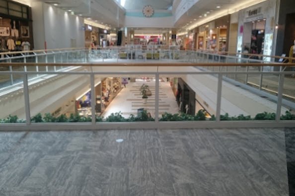 【イオンモール姫路大津】各種プロモーションや物販に最適な2Fグローバルワーク前ブリッジのイベントスペース