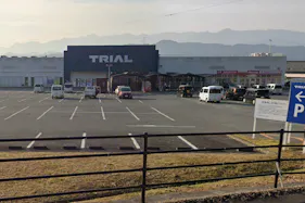 【スーパーセンタートライアル日田店】【屋上駐車場 全面】食物販の出店が可能なトライアルマルシェ(キッチンカー/テント・スペース)