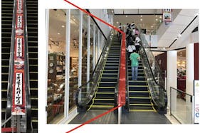 【イオンモール松本】モール内広告 エスカレーター