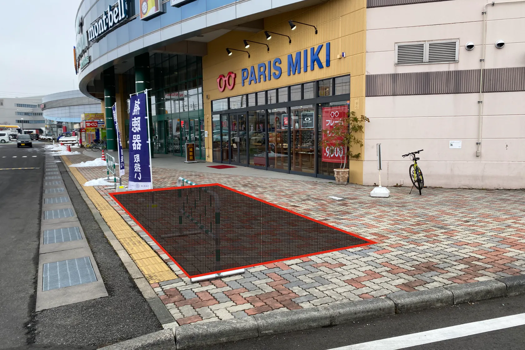 【青木島ショッピングパーク】キッチンカーや屋外型イベントに最適なエントランス付近の通行量の多いの高いイベントスペース(屋外A区画)