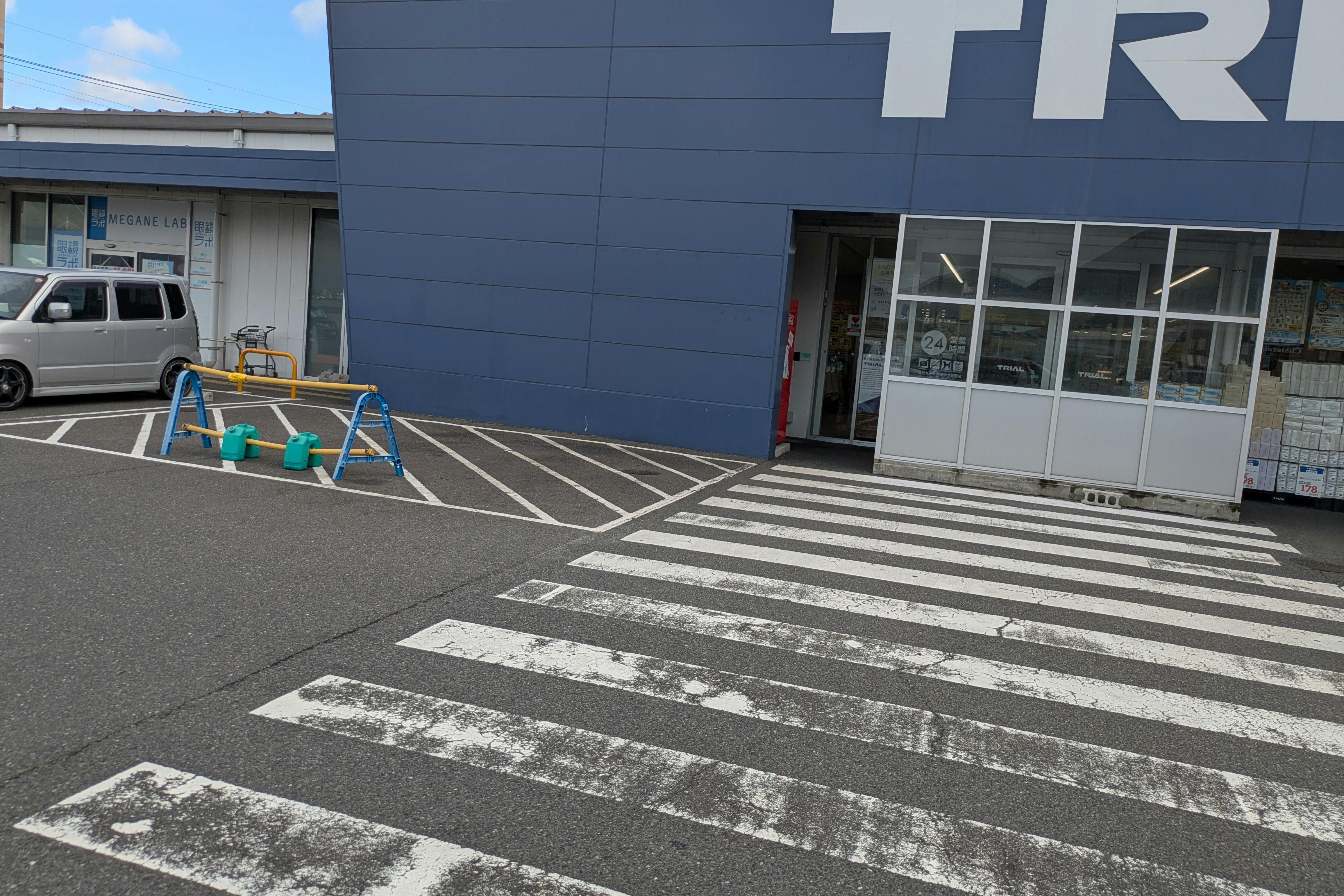 【スーパーセンタートライアル門司片上海岸店】キッチンカー出店が可能な屋外スペース