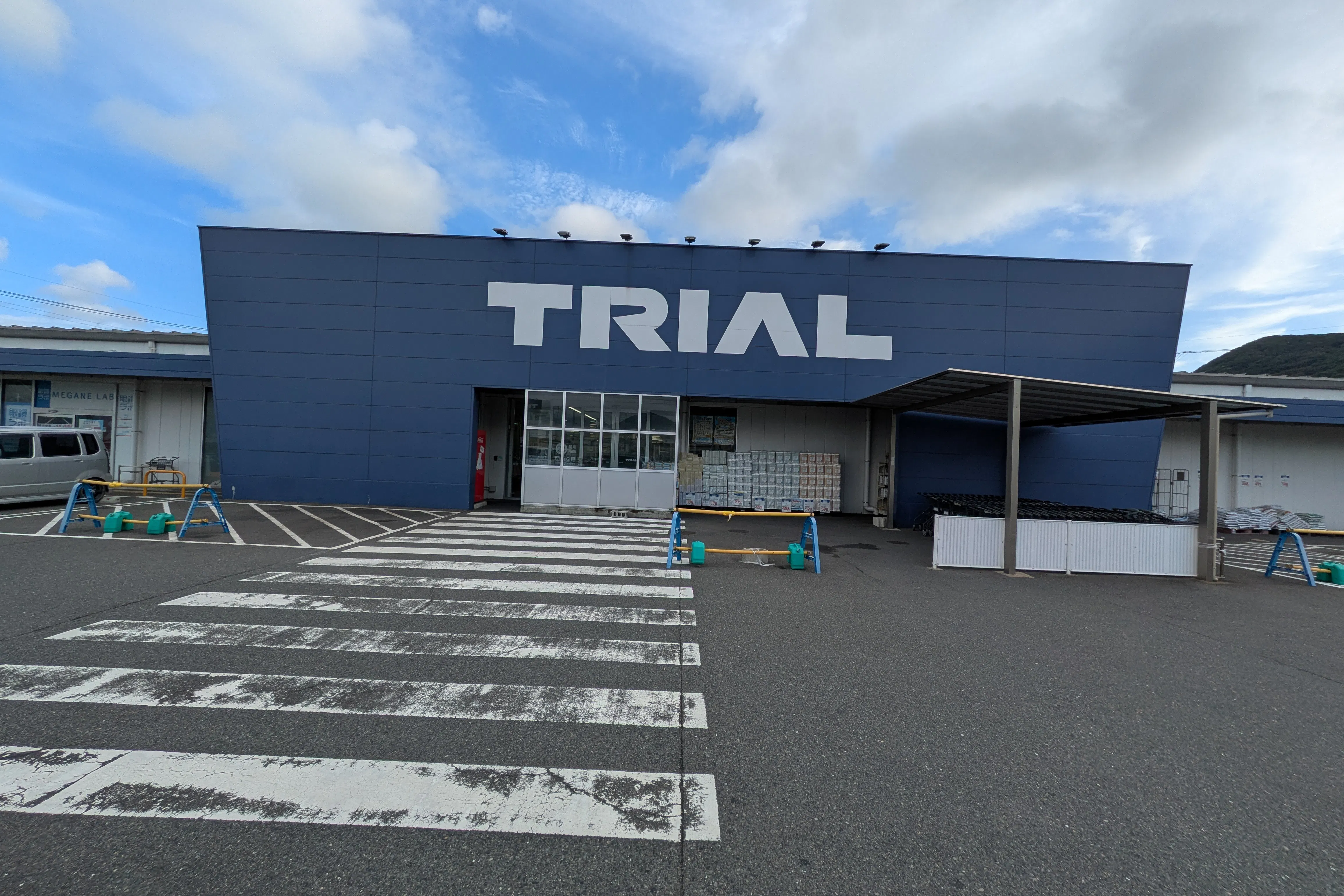 【スーパーセンタートライアル門司片上海岸店】キッチンカー出店が可能な屋外スペース