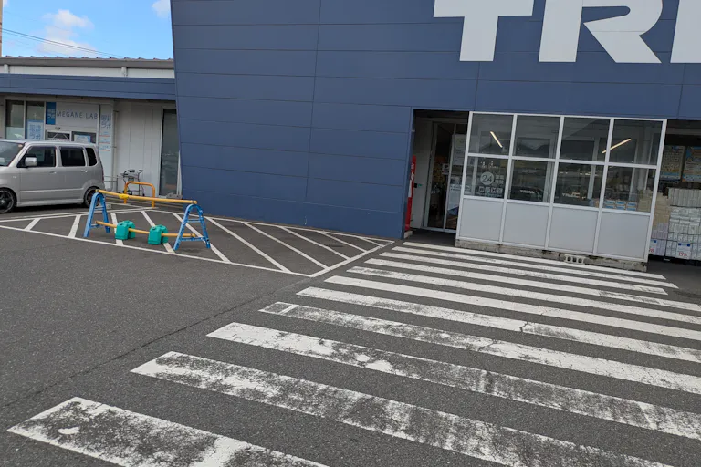 【スーパーセンタートライアル門司片上海岸店】キッチンカー出店が可能な屋外スペースの画像1