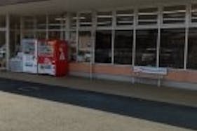 【サンマート美和店】プロモーションイベントに最適なスーパーの軒下スペース