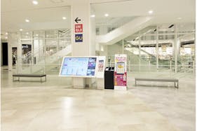 【イオンモール座間】2階南側階段横