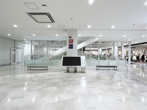 【イオンモール座間】2階南側階段横