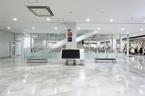 【イオンモール座間】2階南側階段横