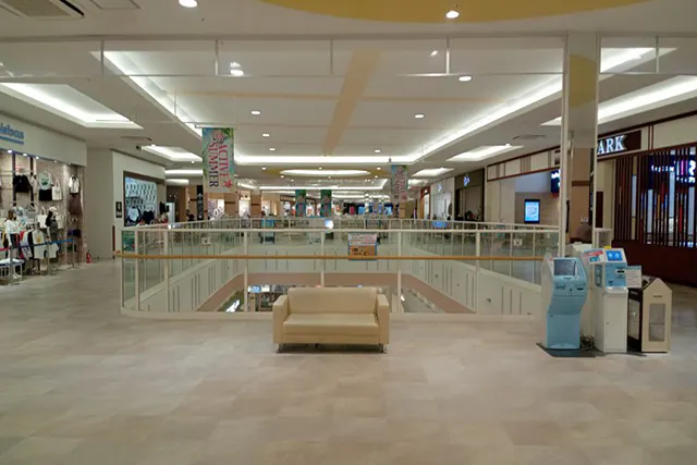 【イオンモール加西北条*】②2階モール通路①(ハニーズ前)