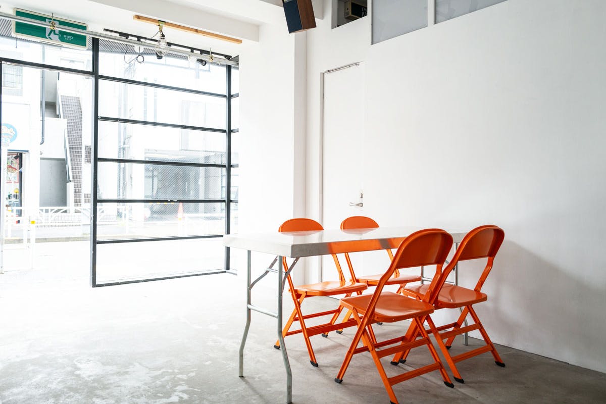 【北参道駅8分】明治神宮前駅、原宿駅、千駄ヶ谷駅、外苑前駅からアクセス可能な展示会に最適に適したロケーションで什器も充実したギャラリースペース