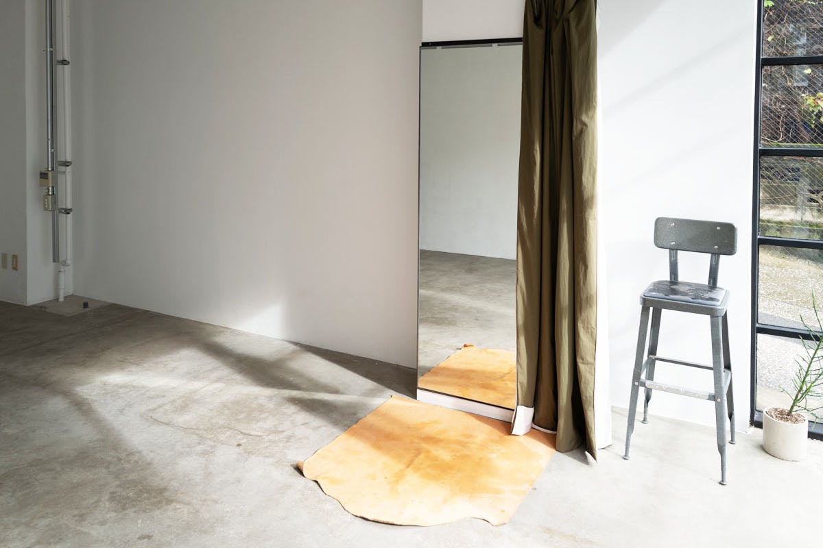 【北参道駅8分】明治神宮前駅、原宿駅、千駄ヶ谷駅、外苑前駅からアクセス可能な展示会に最適に適したロケーションで什器も充実したギャラリースペース