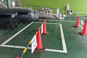 【Ichigokan+PLUS菰野】販促プロモーションに最適な自転車置き場付近の軒下スペース