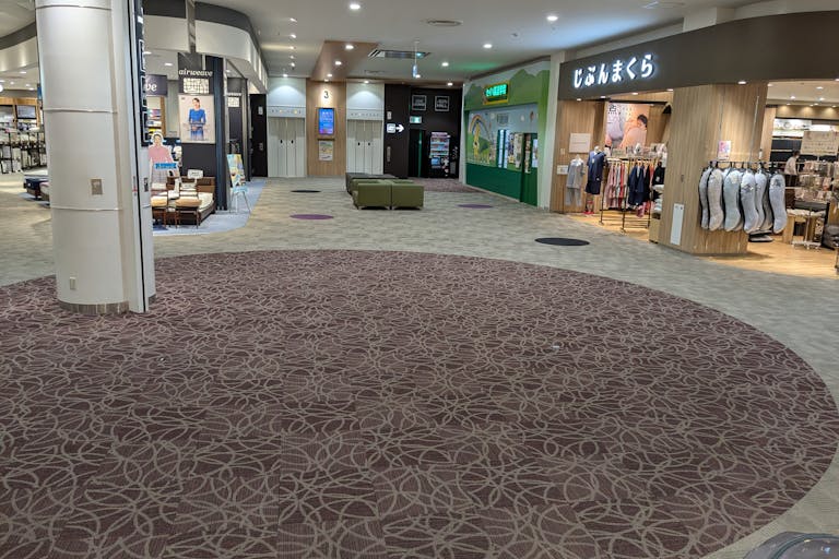 【イオンモール新小松】3F イオンスタイル前スペースの画像2