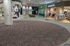 【イオンモール新小松】3F イオンスタイル前スペース