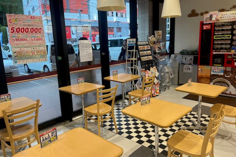 【フレスタ相田店】プロモーションイベントに最適な店内イートインコーナーの画像1