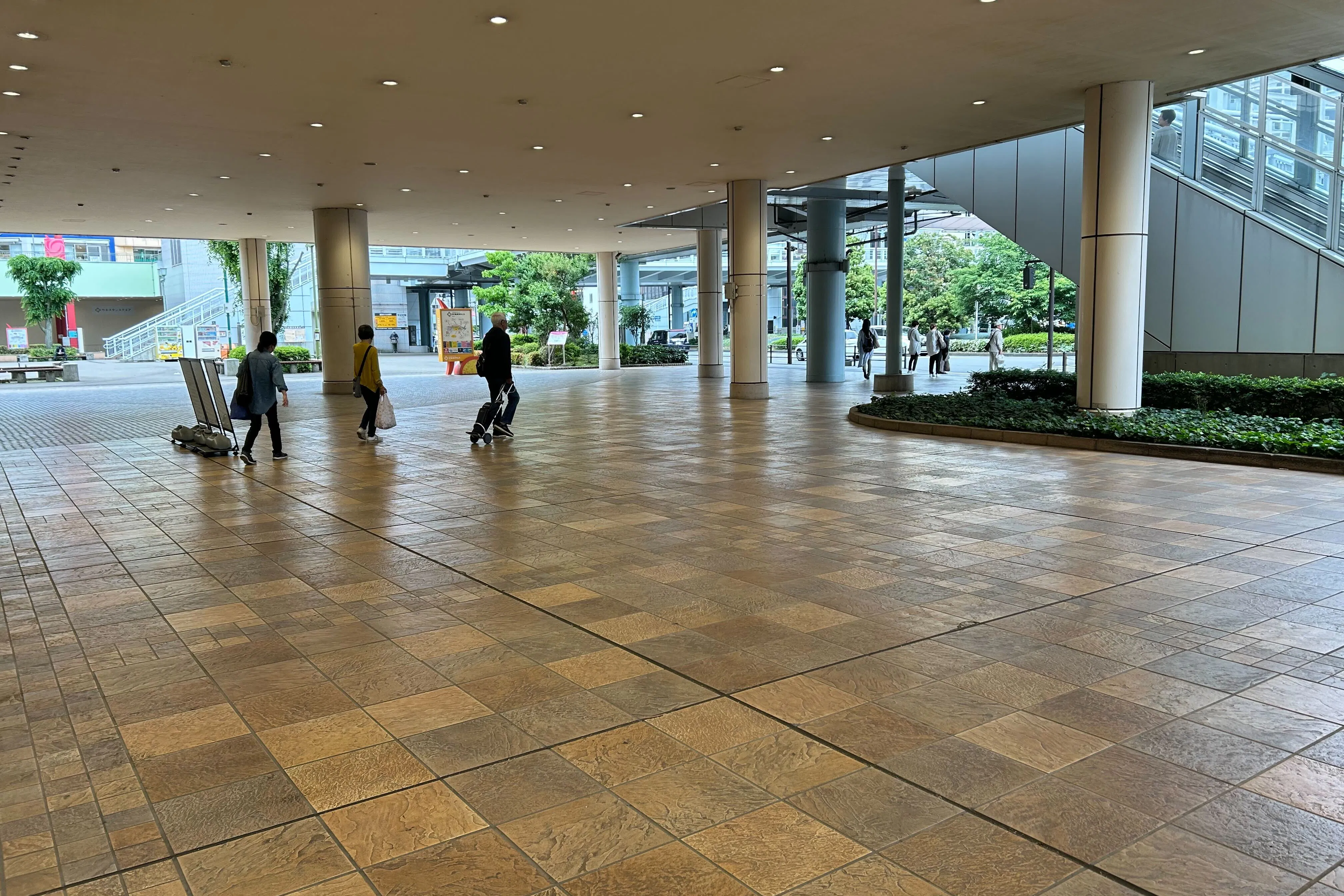 【ビナウォーク】ビナウォーク3番館1階ビナプラザB