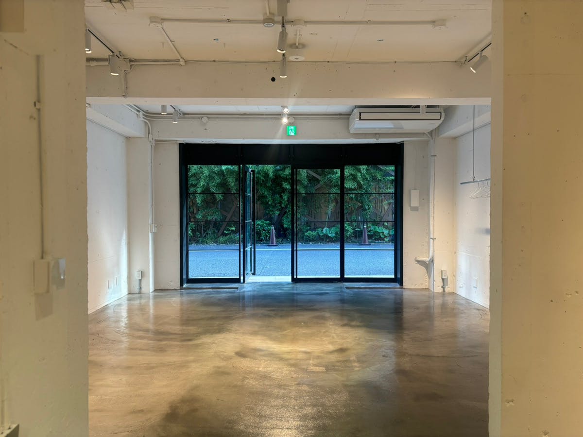 【表参道駅8分】コンパクトな展示会、ポップアップに最適な青山にある路面ギャラリー