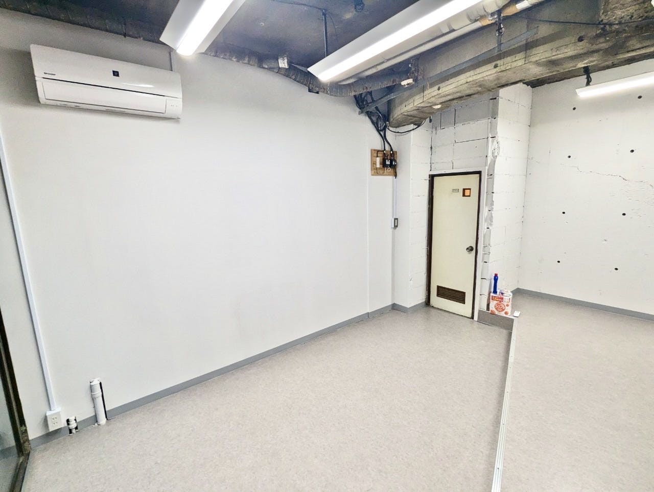 【武蔵小杉駅】路面スペースの内観2