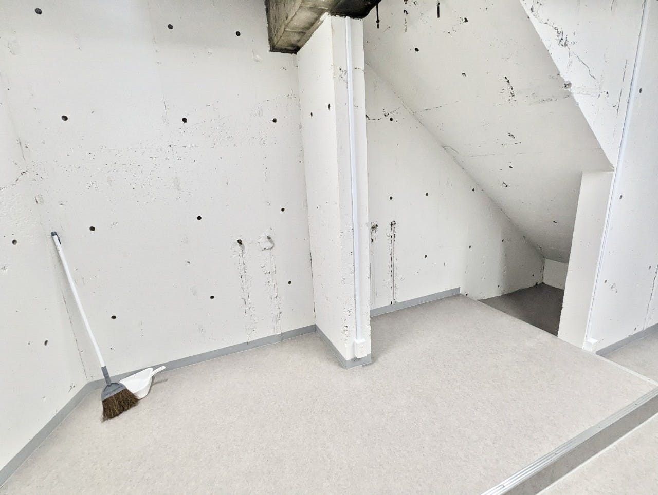 【武蔵小杉駅】路面スペースの内観3