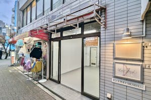 【武蔵小杉駅7分】ポップアップストアやプロモーションに最適な視認性抜群で白壁シンプルな路面スペース