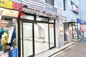 【武蔵小杉駅7分】ポップアップストアやプロモーションに最適な視認性抜群で白壁シンプルな路面スペース