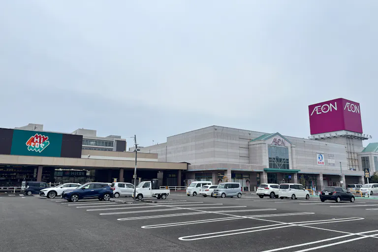 【HIヒロセホームセンター日向店】プロモーションイベントに最適なホームセンター入口付近の軒下スペースの画像2