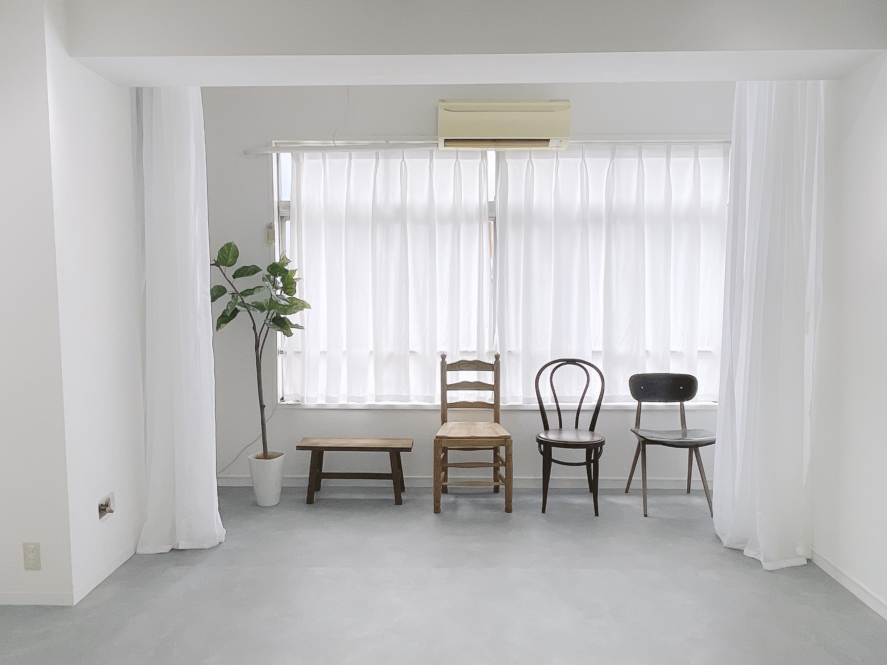 【初台駅5分】展示会・ワークショップ・撮影に適した什器も充実した白壁のスタジオの画像10