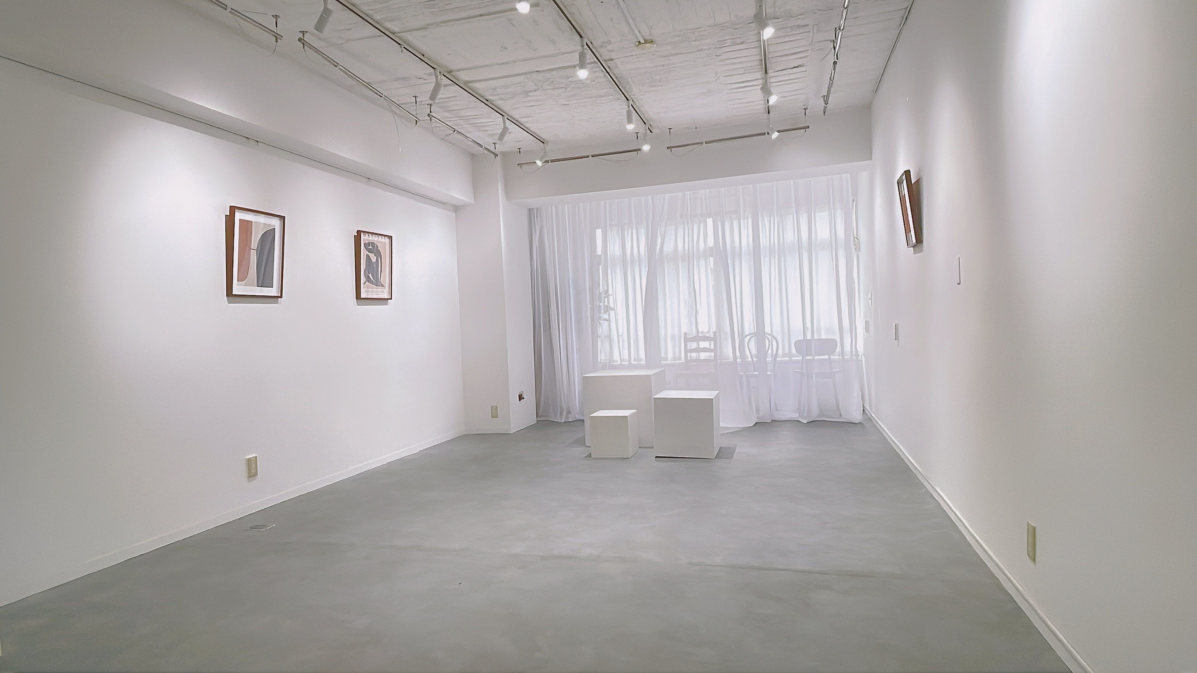 【初台駅5分】展示会・ワークショップ・撮影に適した什器も充実した白壁のスタジオの画像14