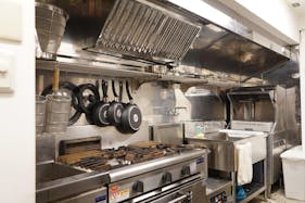 【大門/浜松町、駅徒歩4分】レストラン仕様でキッチン大充実|各種パーティー利用、間借り営業に最適◎WiFi、電源、プロジェクターも完備