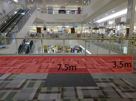 【イオンモール神戸北】2F あじさいブリッジ（保険ｶｳﾝﾀｰ前）※ベンチ無しの画像