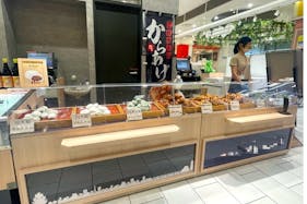 【海老名マルイ】1階 カレンダリウムF09【食物販・調理行為可能】店内入って正面、区画内に調理厨房あり、什器付き