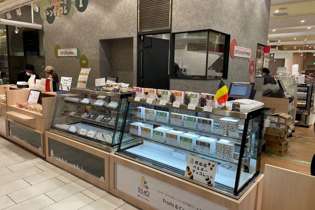 【海老名マルイ】1階 カレンダリウムF09【食物販・調理行為可能】店内入って正面、区画内に調理厨房あり、什器付き