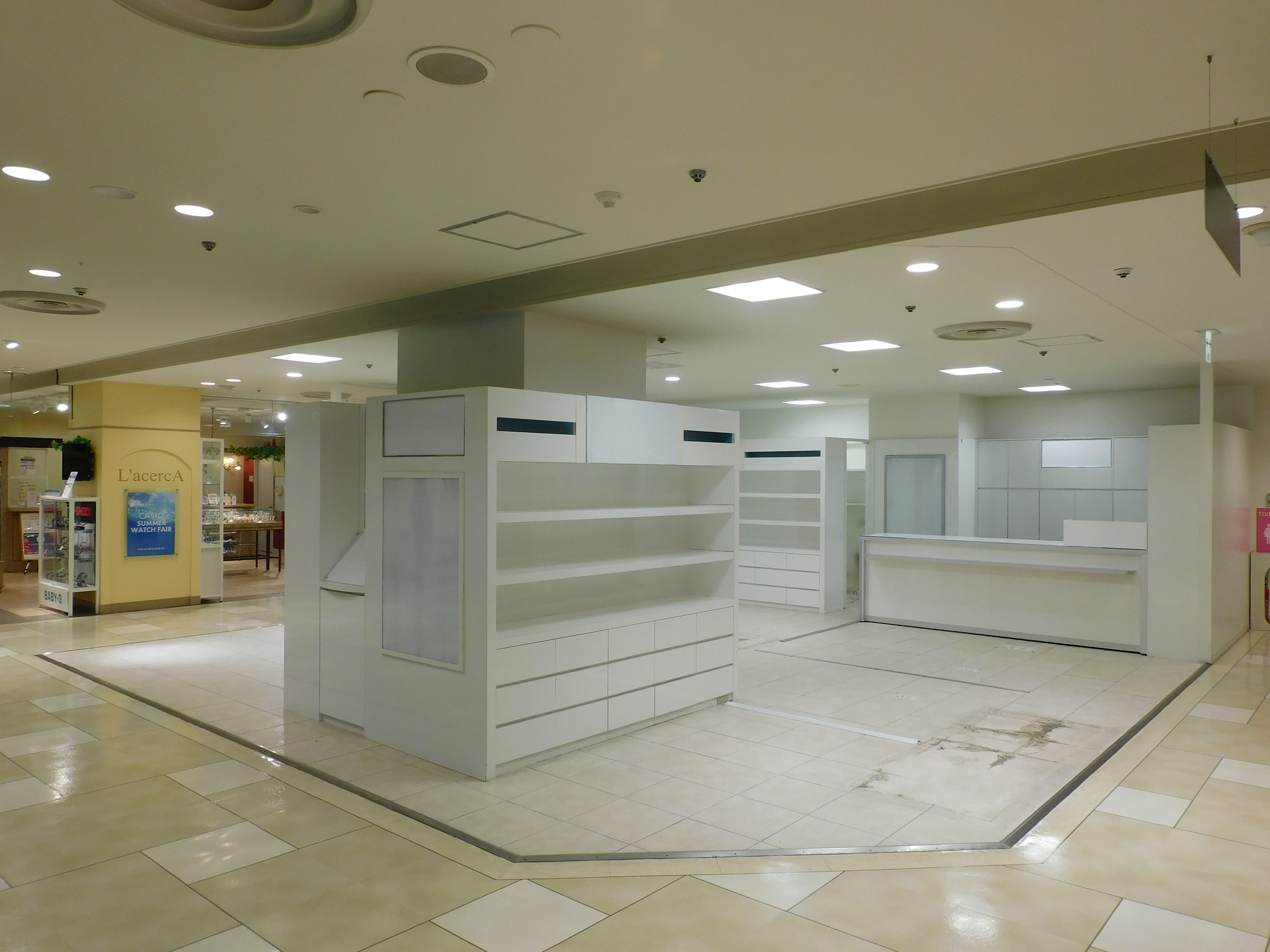 【マリエとやま】ポップアップ利用に適した館内2F駐車場出入口横のイベントスペースのメイン画像