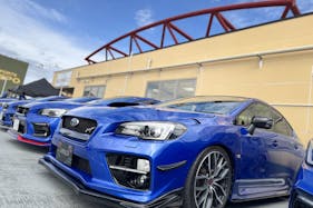 【ヘイワールド!!/スカイエリア】車両展示会やマルシェ等の大規模屋外イベントに最適な地域密着型の商業施設屋上のイベントスペース