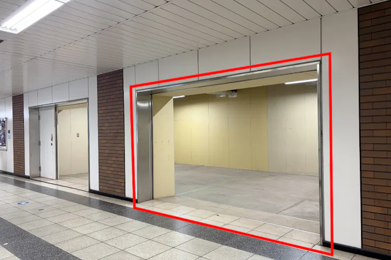 【横浜市営地下鉄 関内駅B区画(中央側)】改札から1番出口方面に出てすぐ