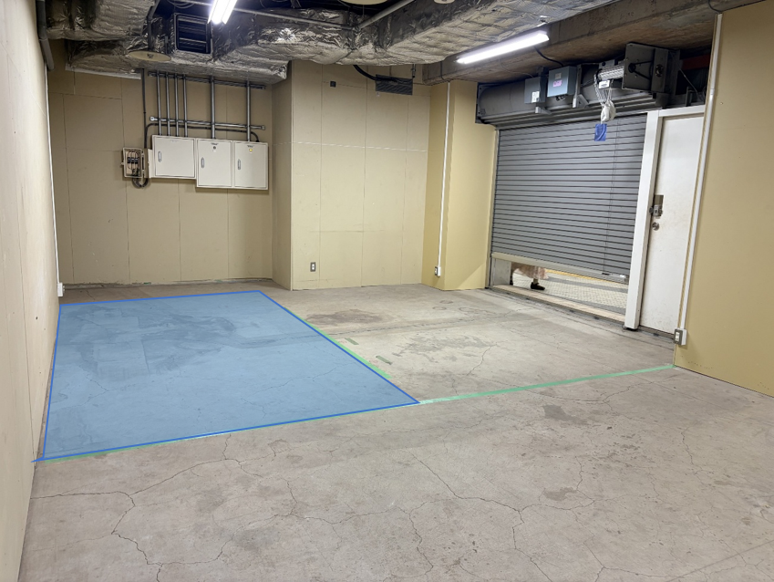 区画内の一番右奥側は、商品や荷物置場としてご利用いただけます。