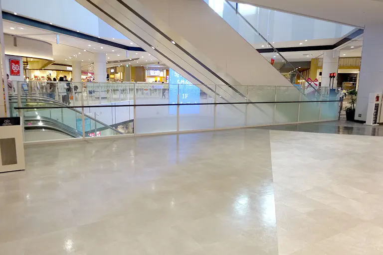 【イオンモール上尾】2F センターコート吹抜け横の画像1