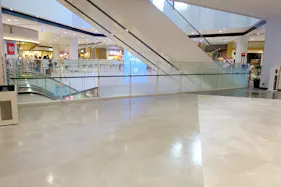 【イオンモール上尾】2F センターコート吹抜け横