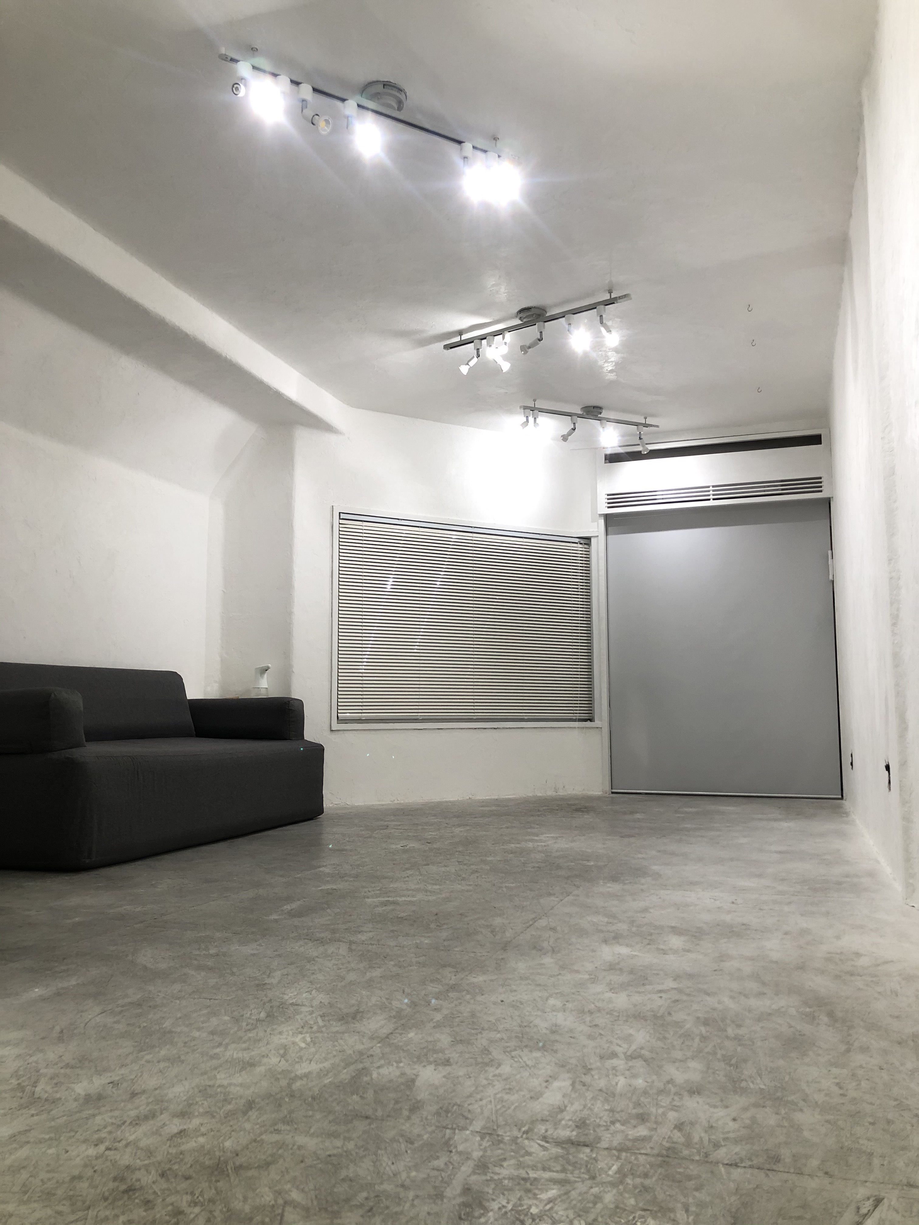 【高円寺駅4分】アパレルの展示会やポップアップストアに最適な白壁のイベントスペースの画像3