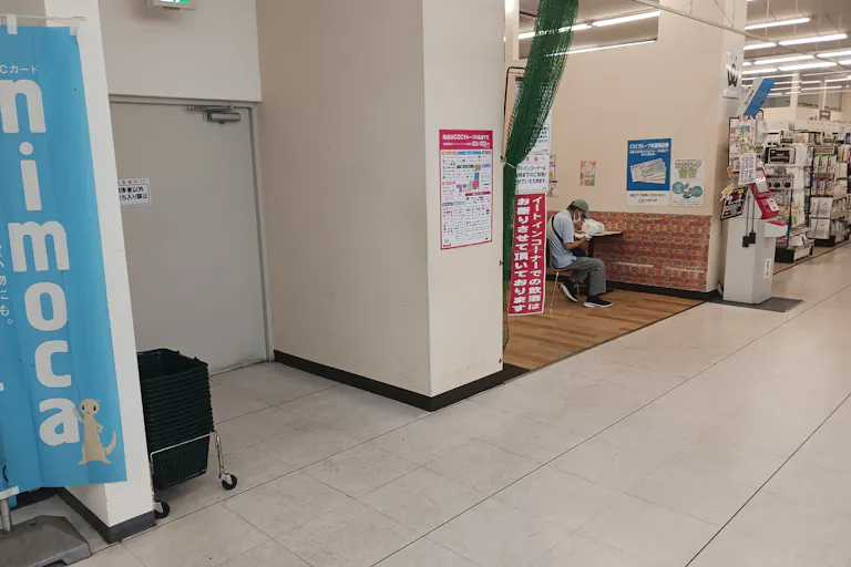 【スピナ到津店】イートインコーナー横 販促プロモーションや物販に最適なスーパー店内催事イベントスペースの画像2