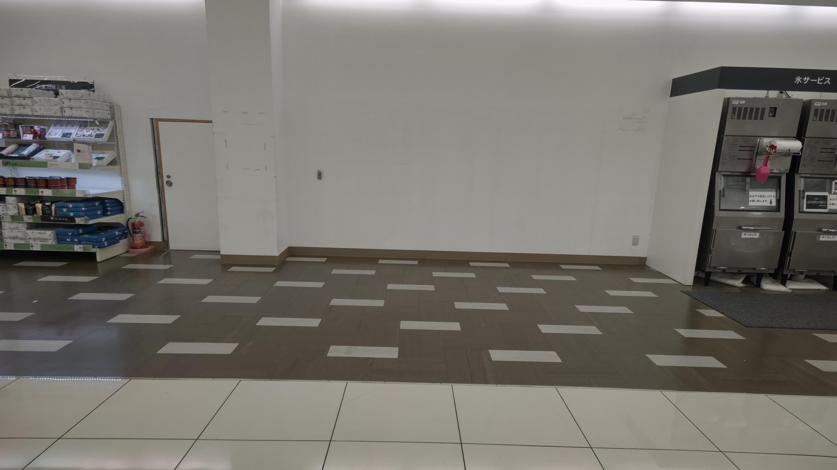 【西友　沼津店】1階ギフト売場横　プロモーション用途や物販、食物販のポップアップストアに最適なスーパー店内催事イベントスペース