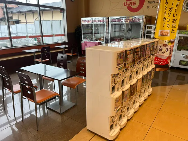 【ウジエスーパー中里店】販促プロモーションや物販に最適なイートインコーナーのレンタルスペース
