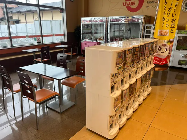 【ウジエスーパー中里店】販促プロモーションや物販に最適なイートインコーナーのレンタルスペース