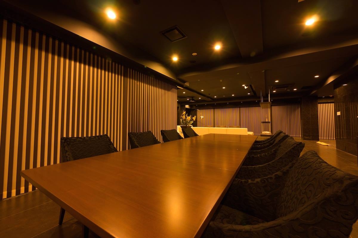 長テーブル。レイアウト自由です。