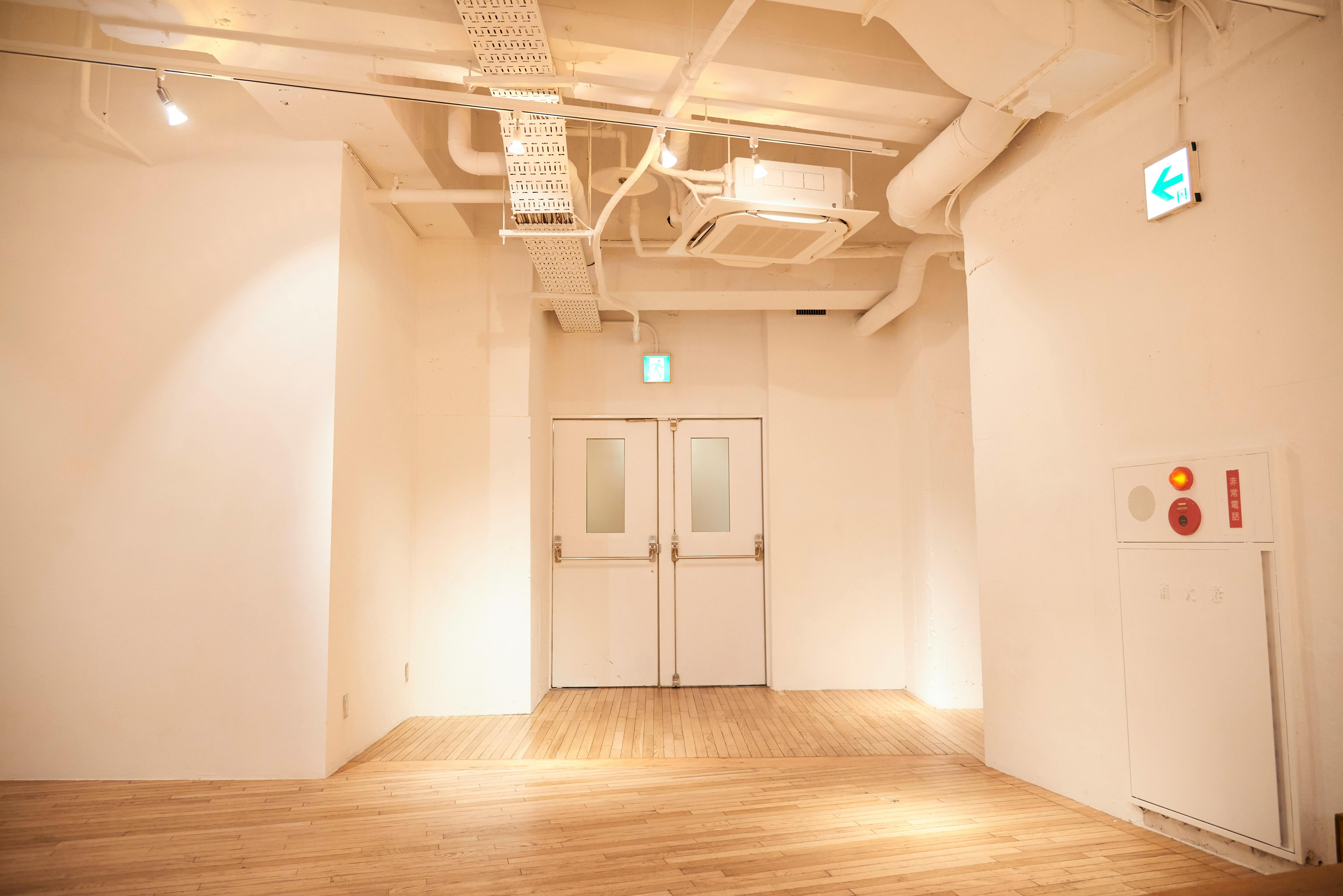 【代官山駅2分】アパレルの展示会場や音楽イベント、撮影等に最適な小上がりのあるイベントスペース