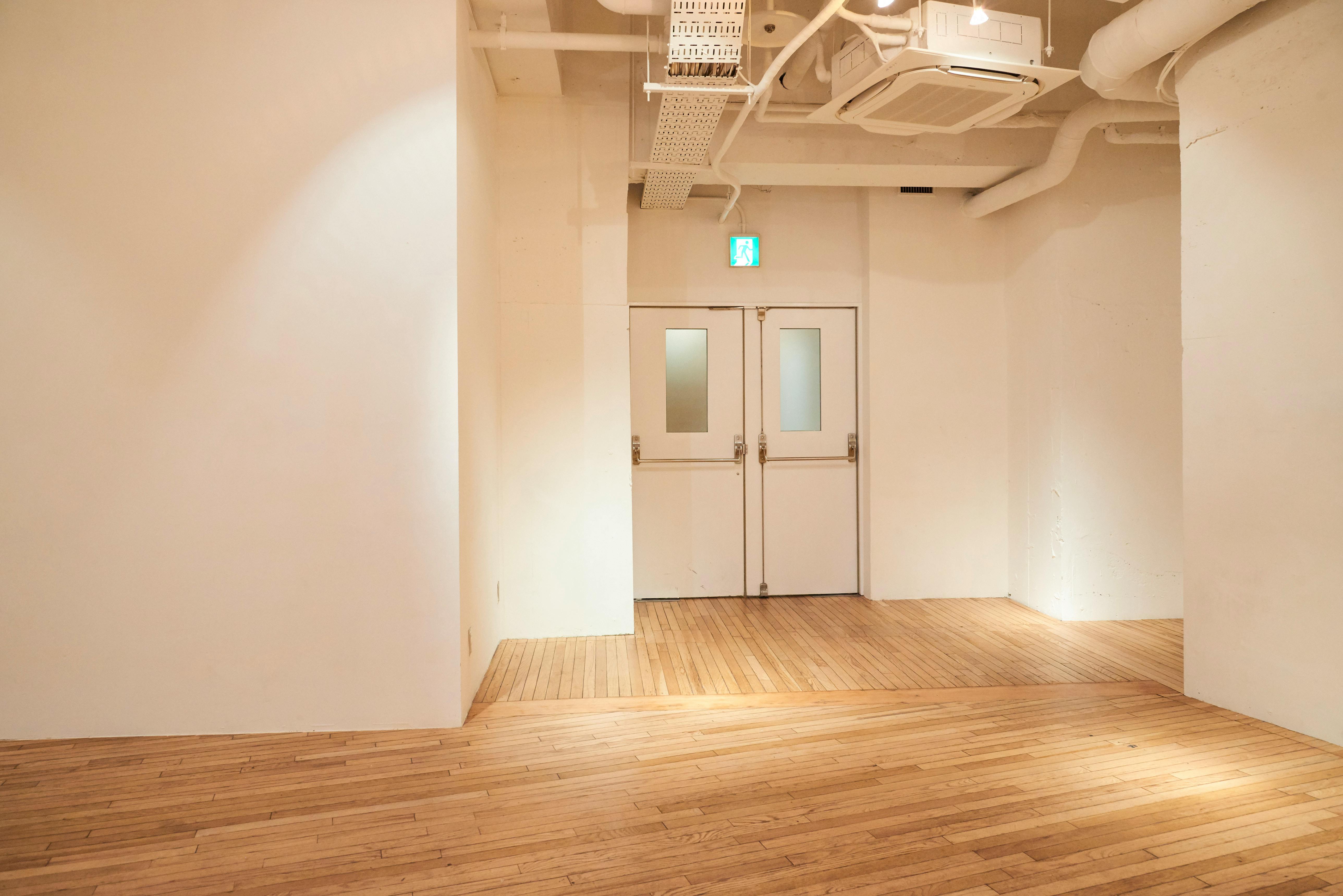 【代官山駅2分】アパレルの展示会場や音楽イベント、撮影等に最適な小上がりのあるイベントスペース