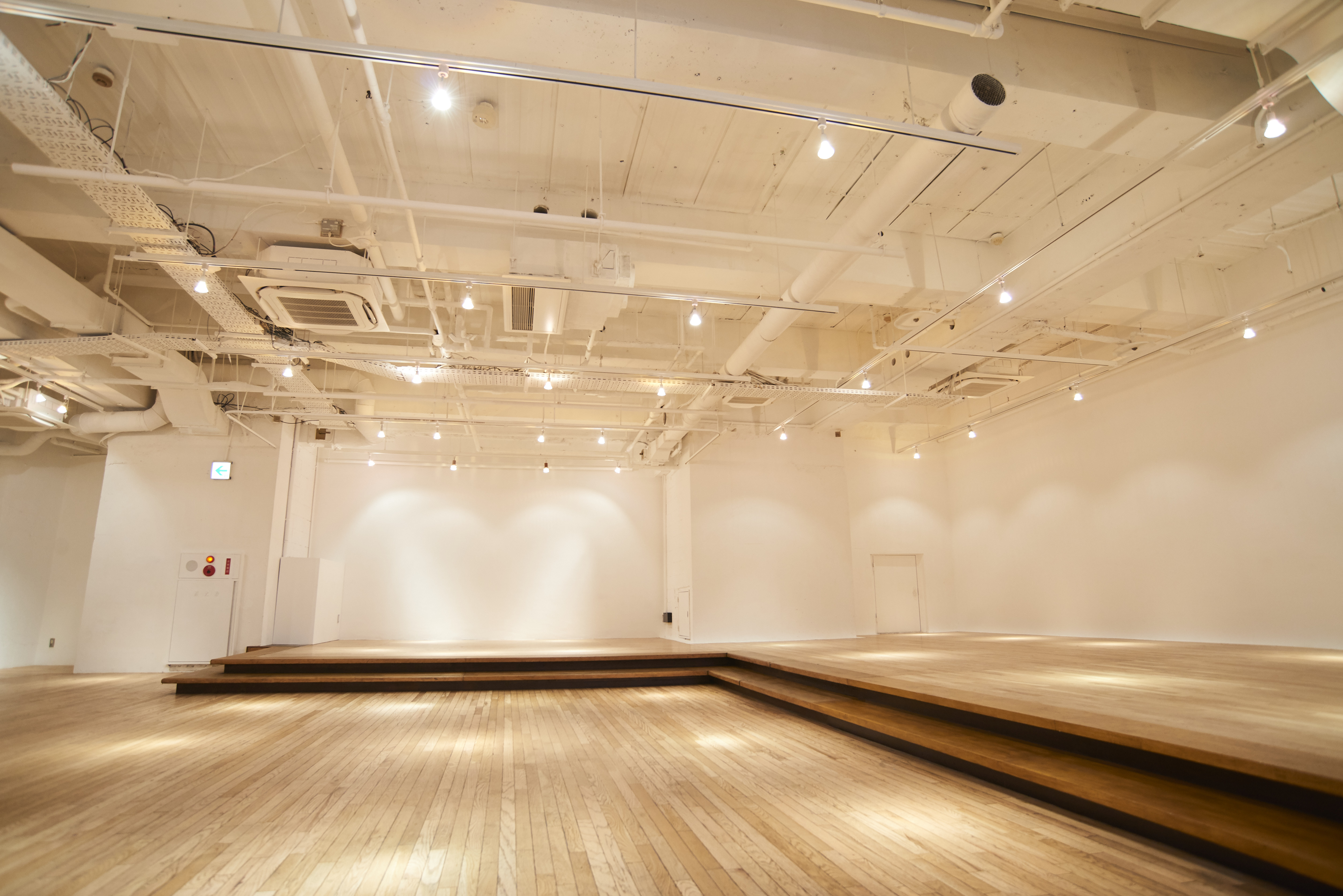 【代官山駅2分】アパレルの展示会場や音楽イベント、撮影等に最適な小上がりのあるイベントスペース