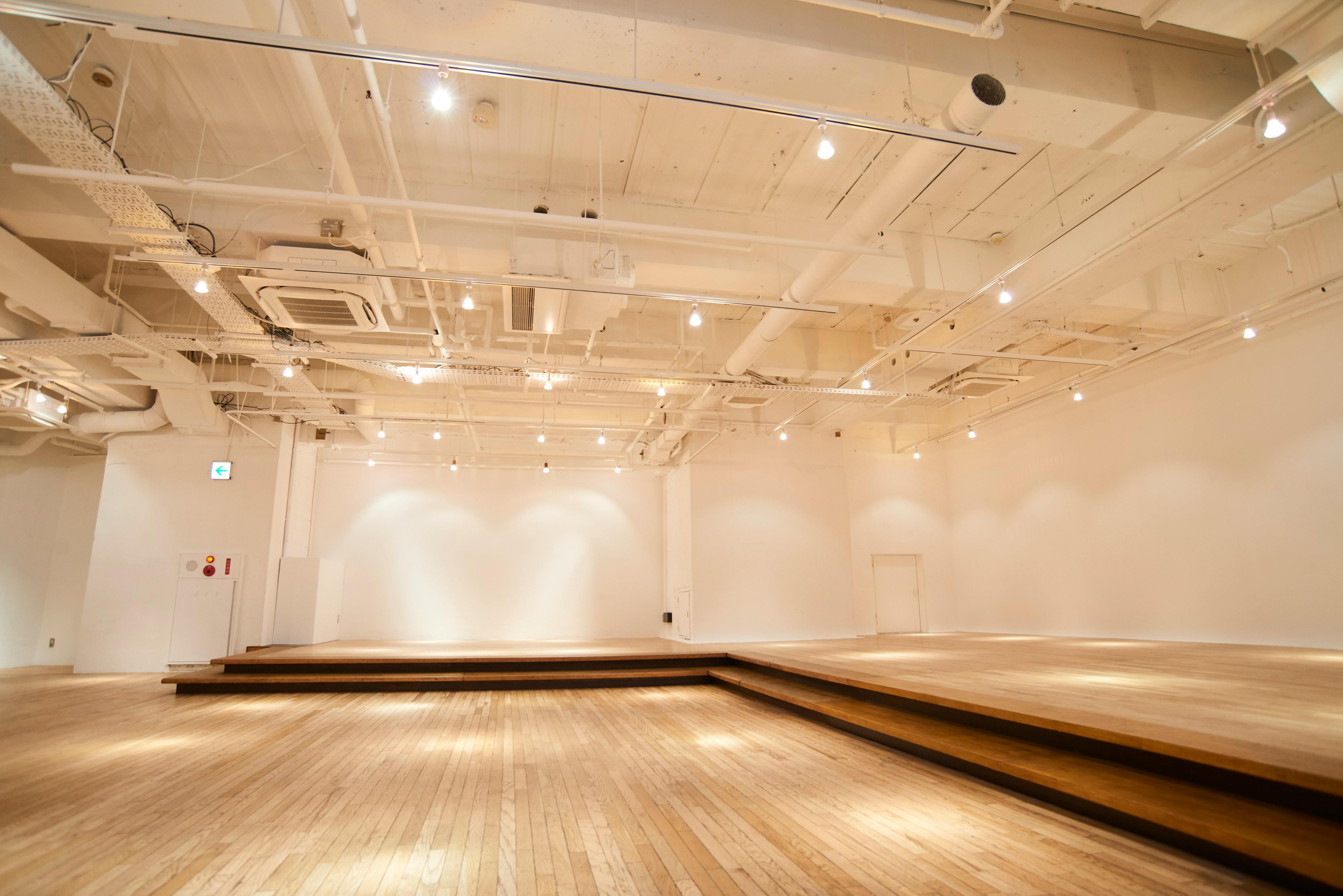 【代官山駅2分】アパレルの展示会場や音楽イベント、撮影等に最適な小上がりのあるイベントスペース