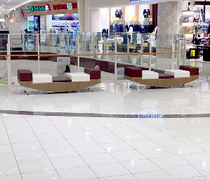 【イオンモール広島祇園】2階 メガネの田中前