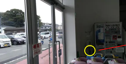 【ミスターマックス 飯塚花瀬店】家電側入口 プロモーションや物販用途に最適な総合ディスカウントストアの催事イベントスペース