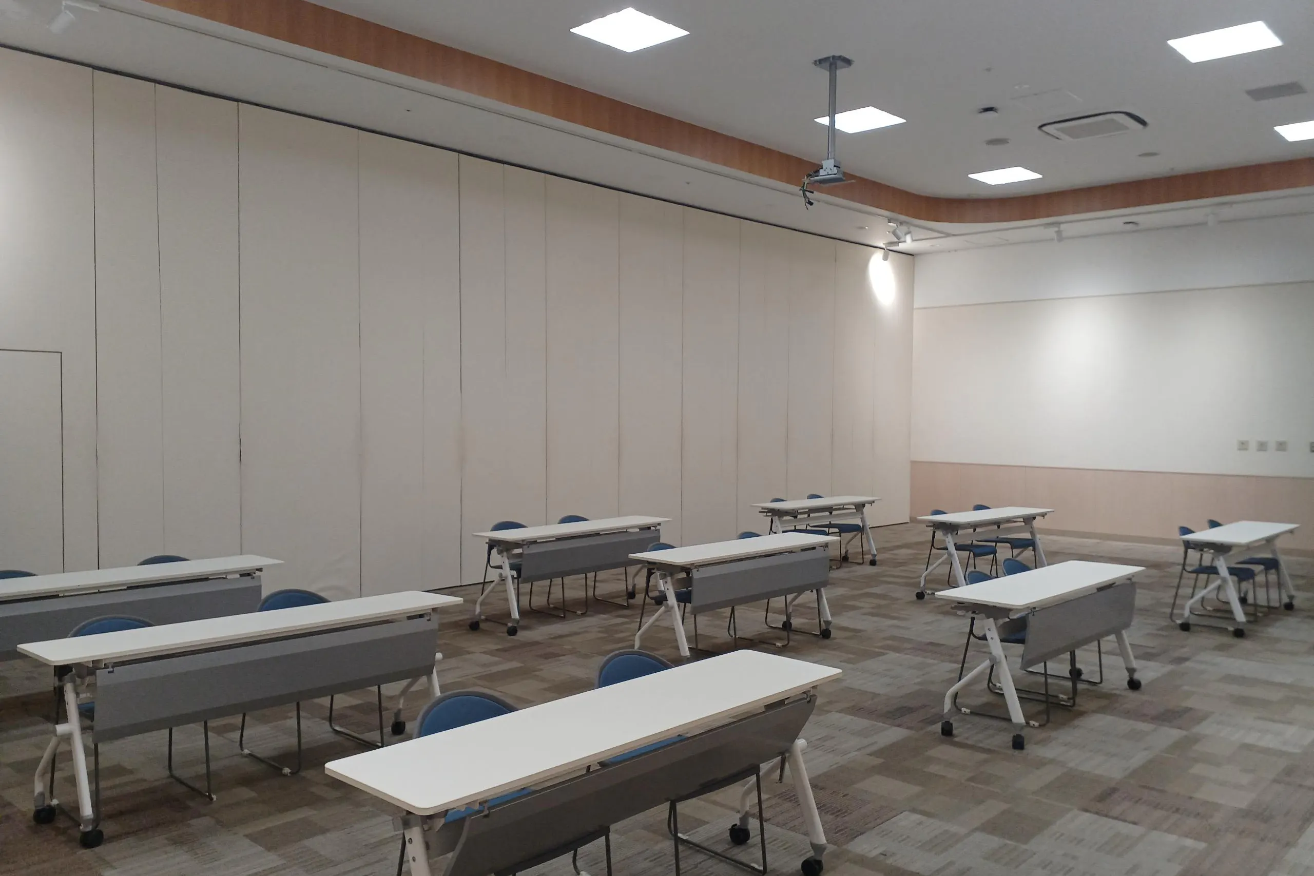 【イオンモール羽生】イオンホールB